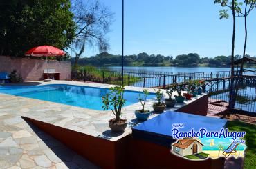 Rancho do Sossego para Alugar em Miguelopolis - Vista do Quiosque para a Piscina