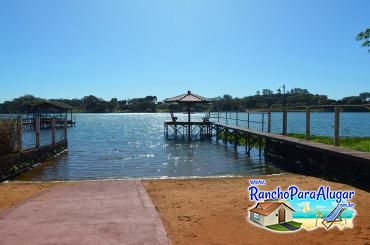 Rancho Tô de Boa para Alugar em Miguelopolis - Píer com Quiosque