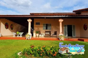 Rancho Alameda das Orquídeas II para Alugar em Miguelopolis - Vista da Piscina para a Casa