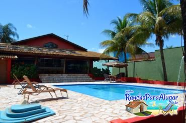 Rancho Giroldo para Alugar em Miguelopolis - Vista da Piscina para a Varanda