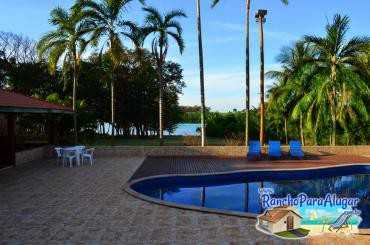 Rancho Bandeirante para Alugar em Miguelopolis - Piscina