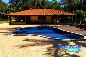 Rancho.bandeirante para Alugar em Miguelopolis - Piscina