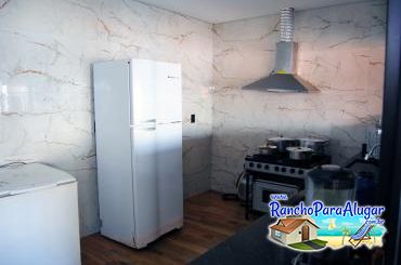Rancho Meirival 3 para Alugar em Miguelopolis - Cozinha