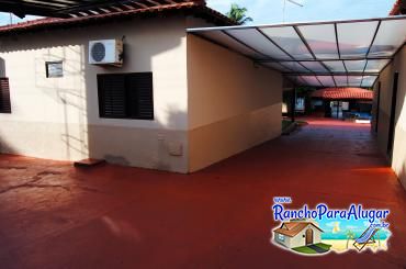 Rancho do Pedro para Alugar em Miguelopolis - Estacionamento Interno