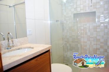 Rancho Recanto Maranata para Alugar em Miguelopolis - Banheiro da Suite 2