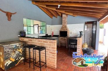 Rancho Recanto Falcão para Alugar em Miguelopolis - Cozinha Externa