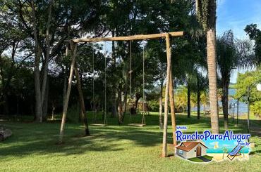 Rancho Recanto Falcão para Alugar em Miguelopolis - Balanço Adulto