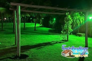 Rancho Recanto Falcão para Alugar em Miguelopolis - Pergolado a Noite
