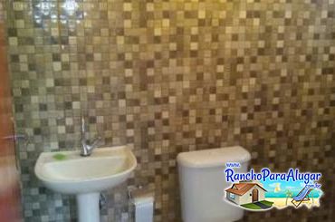 Rancho Tira da Alegria para Alugar em Miguelopolis - Banheiro das Suites