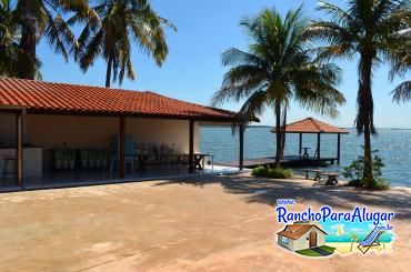 Rancho do Alemão para Alugar em Miguelopolis - Varanda com Área para Churrasco e Cozinha