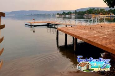 Rancho Chalé para Alugar em Rifaina - Píer com Deck