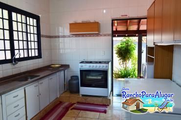 Rancho Aurora para Alugar em Miguelopolis - Cozinha