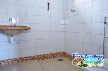 Rancho Rufino para Alugar em Miguelopolis - Banheiro da Suite 3