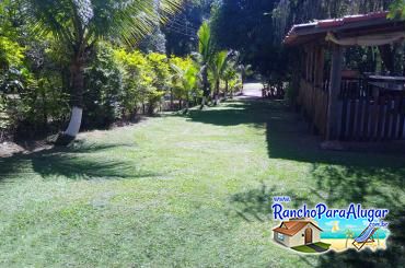 Rancho Fazendinha para Alugar em Rifaina - Quiosque com Área de Churrasco