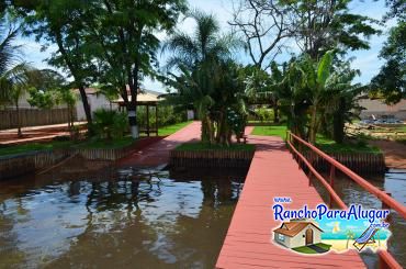 Rancho Top 10 para Alugar em Miguelopolis - Banheir