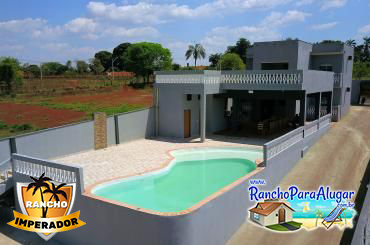 Rancho Imperador para Alugar e à Venda em Miguelopolis - Vista da Piscina para a Varanda