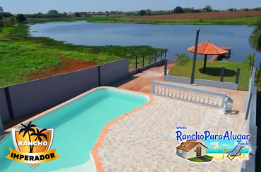 Rancho Imperador para Alugar e à Venda em Miguelopolis - Vista da Sacada para a Piscina