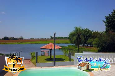 Rancho Imperador para Alugar em Miguelopolis - Vista da Varanda para a Piscina