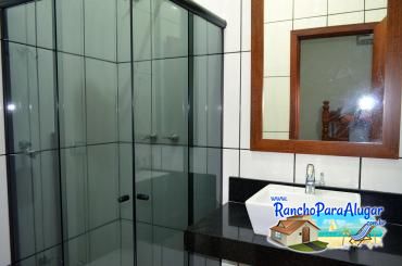 Rancho Pedra Rara para Alugar em Miguelopolis - Banheiro da Suite 1
