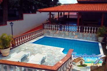 Rancho Meirival 1 para Alugar em Miguelopolis - Piscina