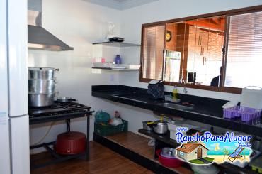 Rancho Meirival 1 para Alugar em Miguelopolis - Cozinha