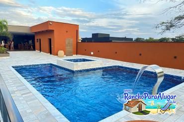 Rancho Alquimista para Alugar em Miguelopolis - Vista da Piscina para a Varanda