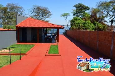 Rancho Mundo da Moda Miguelópolis para Alugar e à Venda em Miguelopolis - Vista da Casa para a Varanda