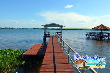 Rancho Castelo 2 para Alugar em Miguelopolis - Píer com Deck