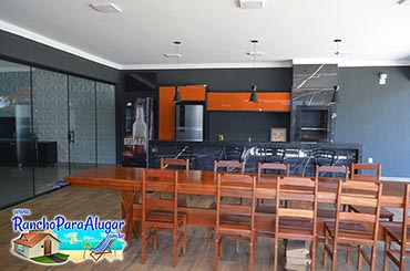 Rancho Prime para Alugar em Miguelopolis - Varanda com Área Gourmet