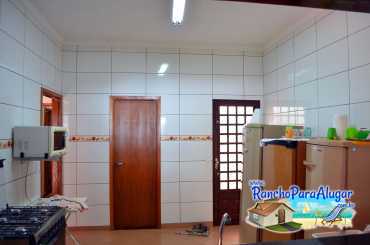 Rancho do Ronaldo para Alugar e à Venda em Miguelopolis - Cozinha