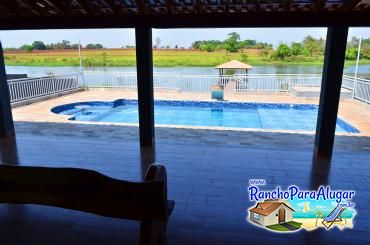 Rancho Girassol para Alugar em Miguelopolis - Vista da Varada para a Piscina