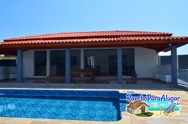 Rancho Girassol para Alugar em Miguelopolis - Vista da Piscina para a Varanda