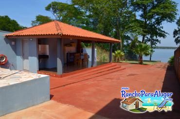 Rancho Santa Luzia para Alugar em Miguelopolis - Quiosque com Área Gourmet