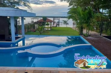 Rancho Off Linne para Alugar em Miguelopolis - Vista da Piscina para o Rio