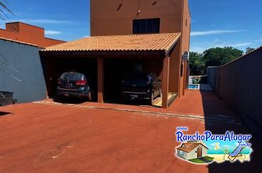 Rancho Recanto da Mirela para Alugar em Miguelopolis - Estacionamento Interno