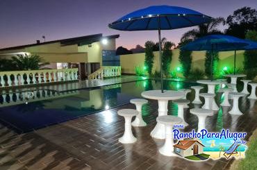 Rancho Maia para Alugar em Miguelopolis - Piscina a Noite