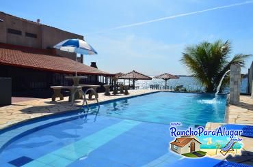 Rancho do Vô para Alugar em Miguelopolis - Vista da Piscina para o Quiosque