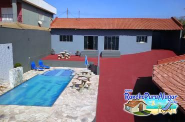 Rancho do Vô para Alugar em Miguelopolis - Piscina ao Lado da Casa