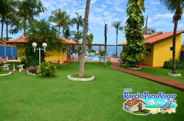 Rancho Recreio 2 para Alugar em Miguelopolis - Vista da Casa para a Piscina