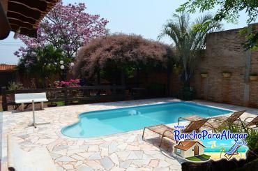 Rancho Aroeira para Alugar em Miguelopolis - Vista da Varada para a Piscina