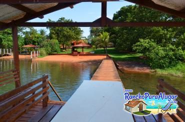 Rancho do Soneca para Alugar em Miguelopolis - Vista do Pier para o Rancho