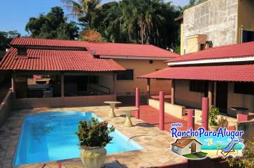 Rancho Bela Vista para Alugar em Miguelopolis - Piscina ao Lado da Área para Churrasco