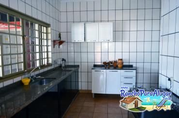 Rancho Castelinho para Alugar em Miguelopolis - Cozinha