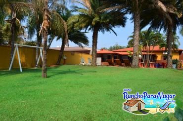 Rancho Du Gordo para Alugar em Miguelopolis - Vista do Rio para a Piscina