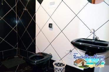 Rancho Mendes para Alugar em Miguelopolis - Banheiro da Suite 3