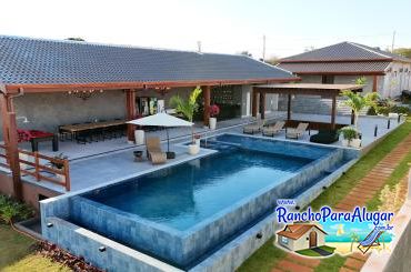 Rancho Paraná para Alugar em Miguelopolis - Piscina ao Lado da Varanda