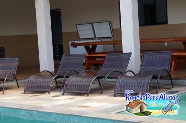 Rancho América para Alugar em Miguelopolis - Varanda ao Lado da Piscina