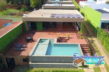 Rancho El Shaddai para Alugar em Miguelopolis - Piscina com Borda Infinita