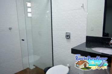 Rancho J.R para Alugar em Miguelopolis - Interior dos Banheiros