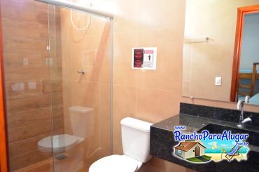 Rancho Gambi para Alugar em Miguelopolis - Banheiro da Suite 3